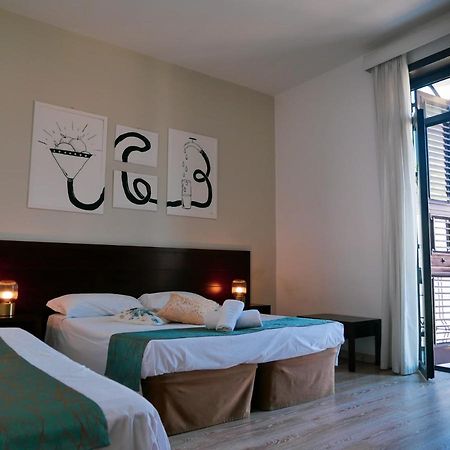 My Friend Antonia Bed & Breakfast บาร์เชลโลนา-ปอซโซ ดี กอตโต ภายนอก รูปภาพ
