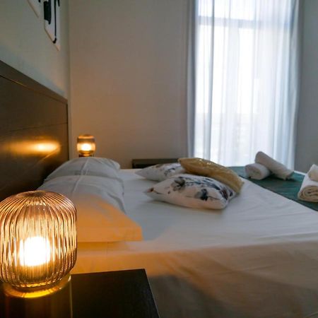 My Friend Antonia Bed & Breakfast บาร์เชลโลนา-ปอซโซ ดี กอตโต ภายนอก รูปภาพ