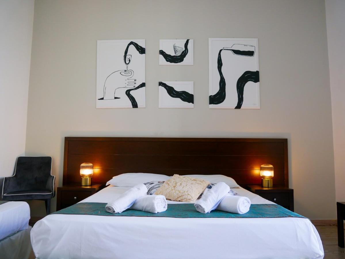 My Friend Antonia Bed & Breakfast บาร์เชลโลนา-ปอซโซ ดี กอตโต ภายนอก รูปภาพ